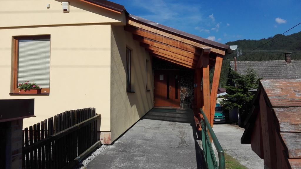 Turisticka Ubytovna Osada Liptovská Osada Exterior foto